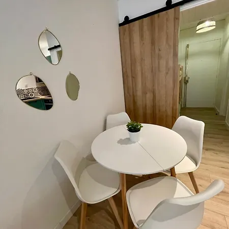 아파트 Le Cosy Pin Rolland